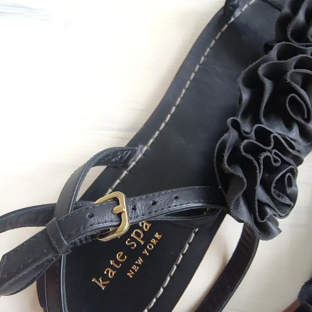 Kate Spade Women's Caryl Rose Flower T-Strap Flat Sandals | Black | Size 7 - Picture 3 of 10